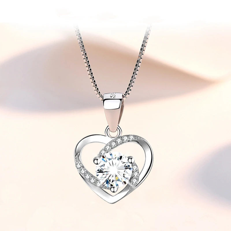 To My Mom Gift Necklace Women Heart Necklaces Girly Heart Crystal Pendant Necklace for Women Birthday Women's Day Gifts Card Box